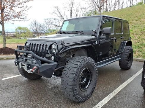 Used 2014 Jeep Wrangler Unlimited Rubicon w/ Connectivity Group image 2