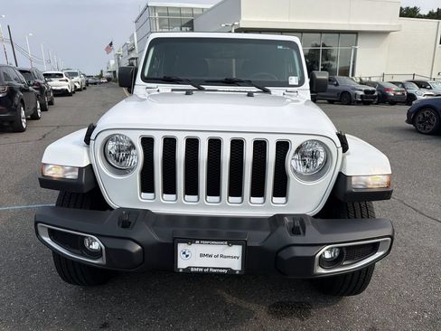 Used 2018 Jeep Wrangler Unlimited Sahara AWD/4WD image 14
