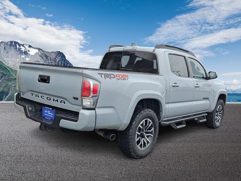 Used 2021 Toyota Tacoma TRD Sport image 6