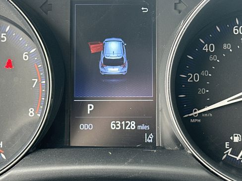 Certified 2021 Toyota C-HR XLE image 22