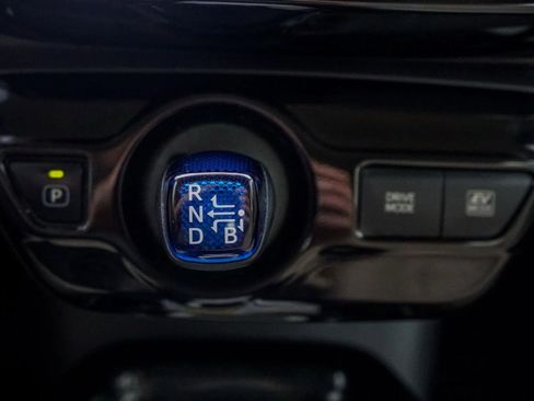 Used 2016 Toyota Prius Three image 19