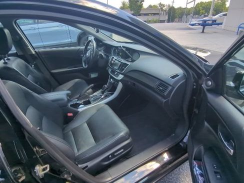 Used 2013 Honda Accord Touring image 9