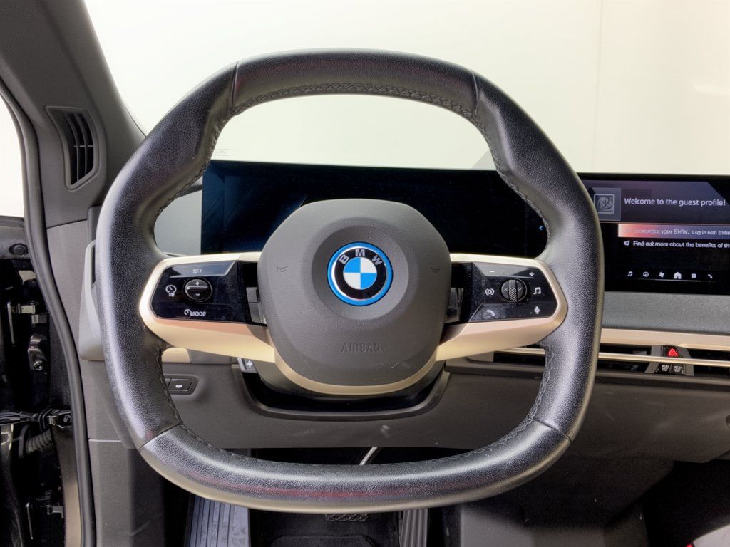 Used 2024 BMW iX xDrive50 w/ Sport Package AWD/4WD image 10
