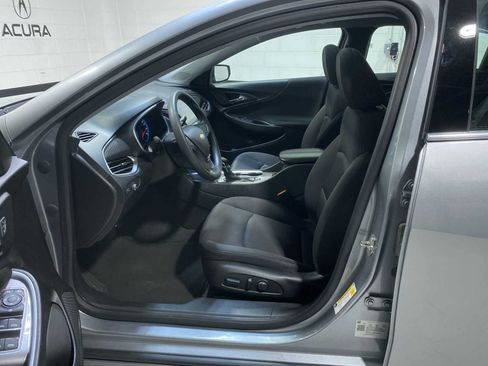 Used 2024 Chevrolet Malibu LT FWD image 2