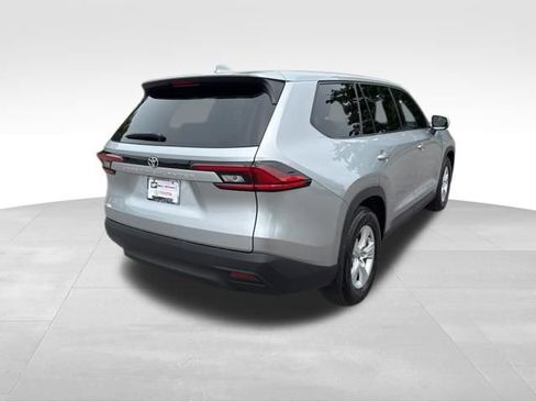 Used 2025 Toyota Grand Highlander FWD image 5