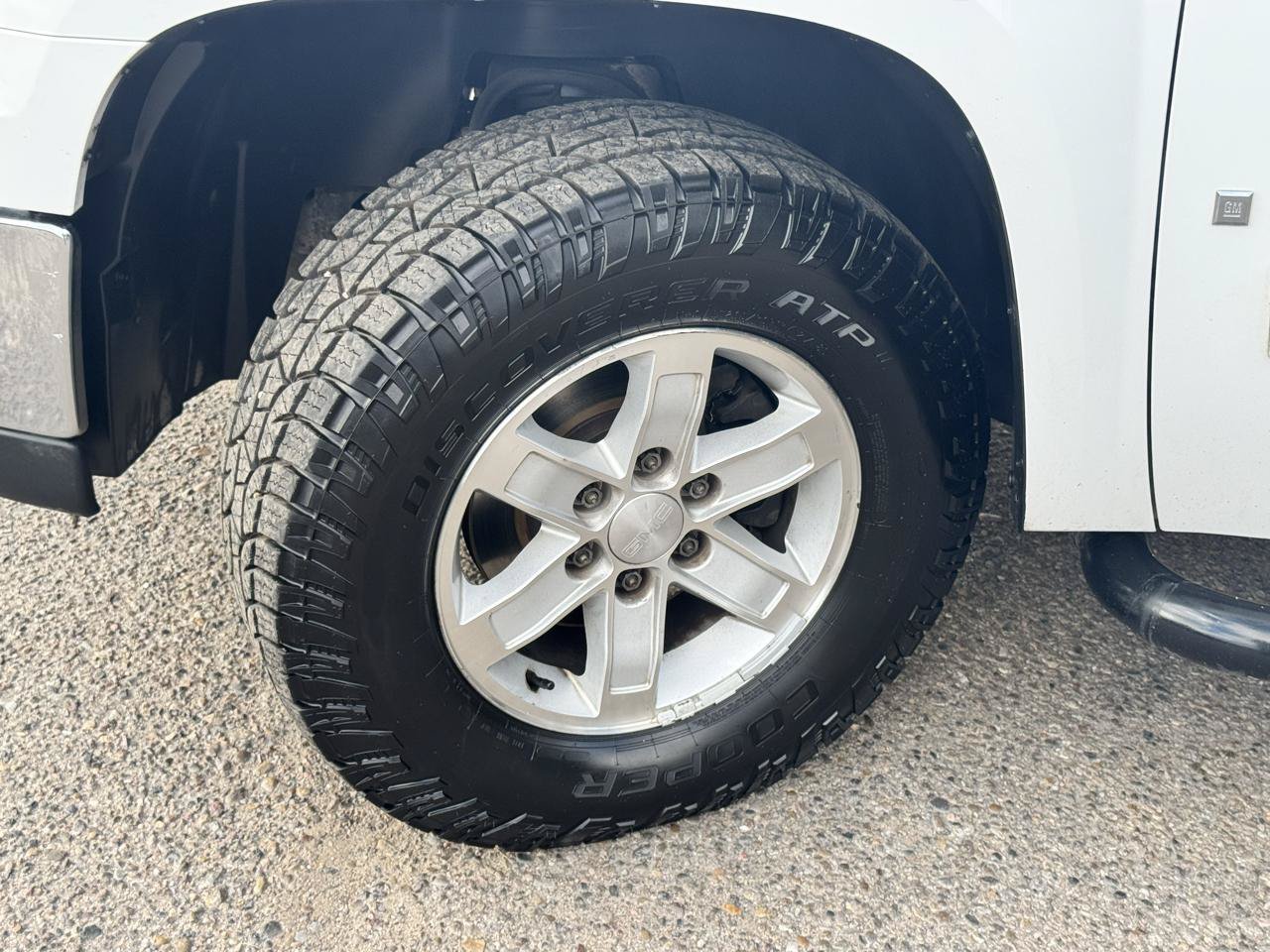Used 2008 GMC Sierra 1500 SLE w/ Power Pack Plus AWD/4WD image 10