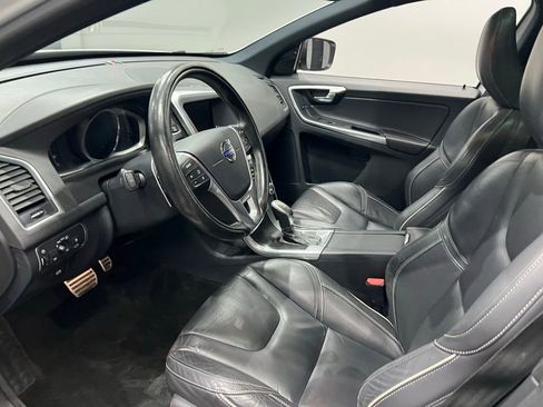 Used 2016 Volvo XC60 T6 R-Design w/ Climate Package image 17