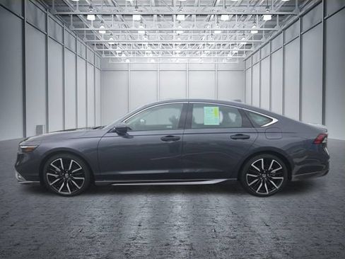 Certified 2023 Honda Accord Touring image 3