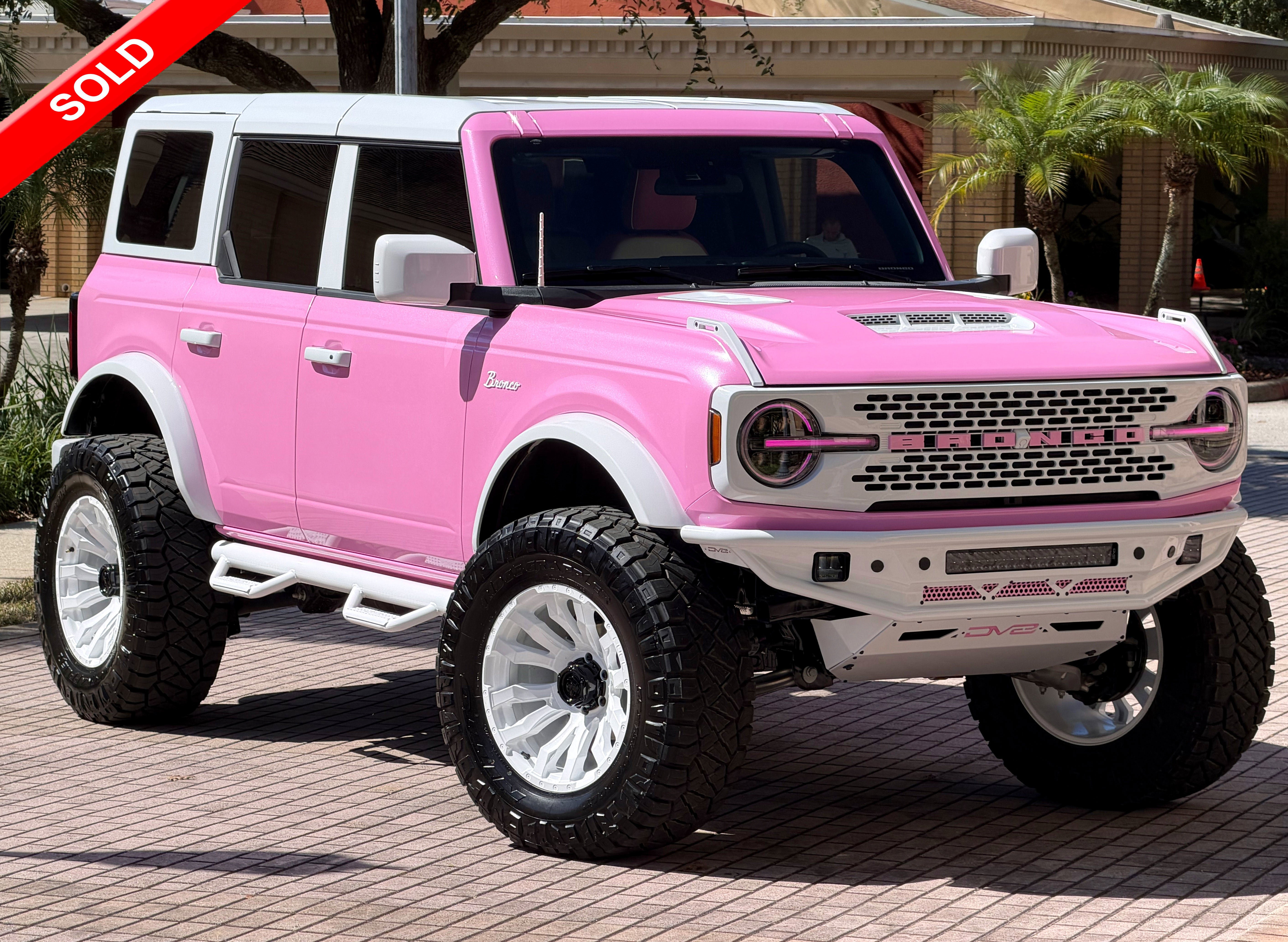 Used 2025 Ford Bronco Outer Banks AWD/4WD image 1