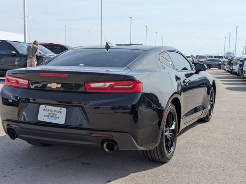 Used 2017 Chevrolet Camaro LT image 3
