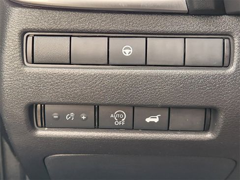 Used 2023 Nissan Rogue SV w/ SV Premium B Package image 23