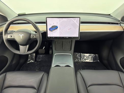 Used 2022 Tesla Model Y Long Range image 13