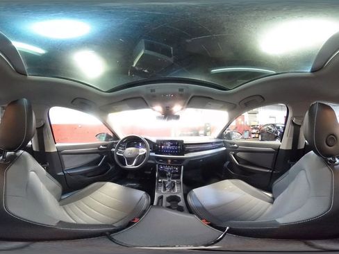 Used 2025 Volkswagen Jetta SE image 43