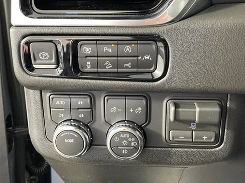 Certified 2026 GMC Yukon Elevation w/ Elevation Premium Package AWD/4WD image 12