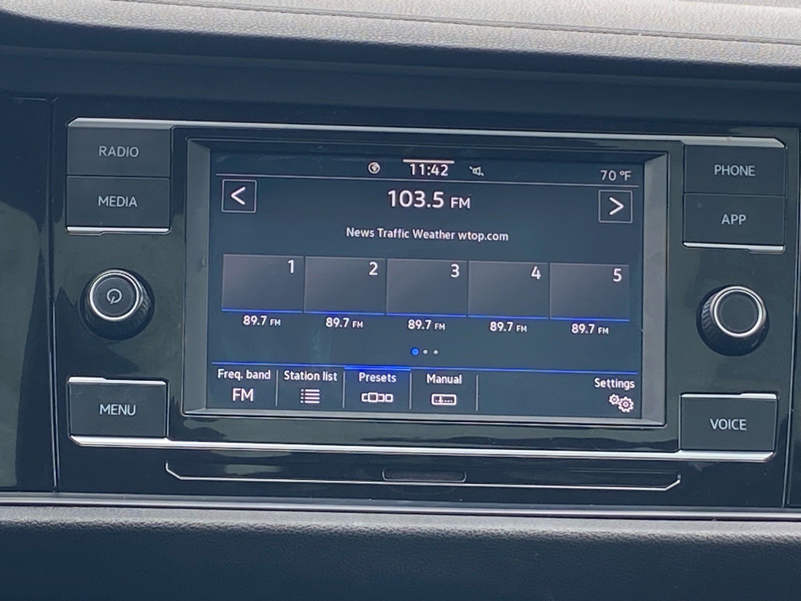 Certified 2022 Volkswagen Jetta SE w/ Panoramic Sunroof Package FWD image 9