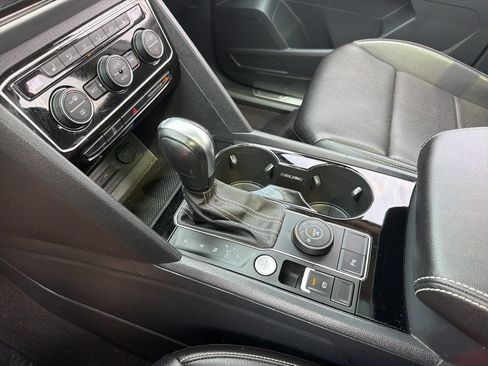 Certified 2023 Volkswagen Atlas SEL R-Line AWD/4WD image 19