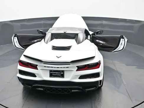 Used 2025 Chevrolet Corvette Z06 RWD image 22