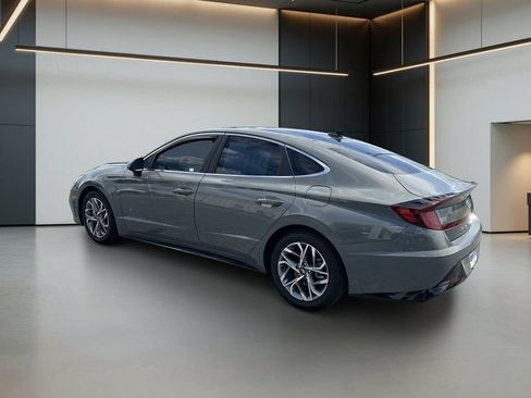 Used 2023 Hyundai Sonata SEL w/ Convenience Package FWD image 3