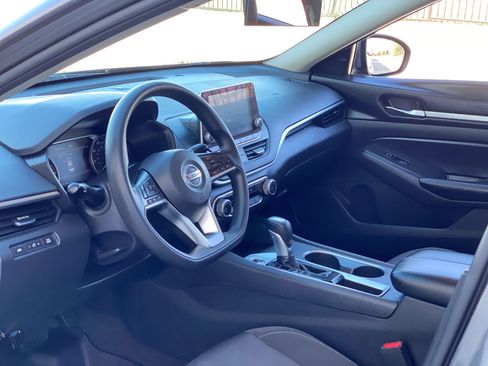 Used 2022 Nissan Altima 2.5 SV image 14