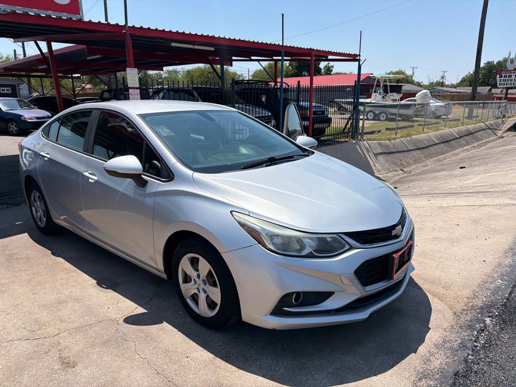 Used 2018 Chevrolet Cruze LS FWD image 7