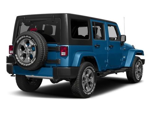 Used 2016 Jeep Wrangler Unlimited Sahara w/ Connectivity Group AWD/4WD image 2