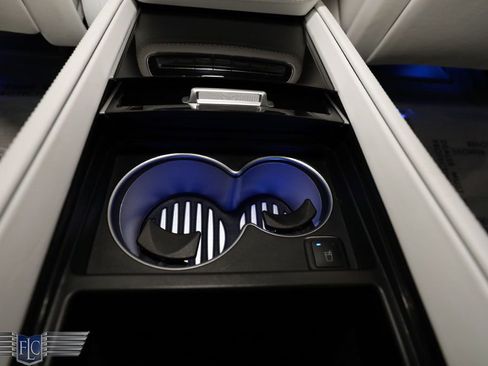 Used 2024 Mercedes-Benz Maybach GLS 600 4MATIC image 31