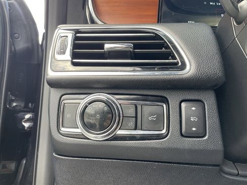 Used 2019 Lincoln Navigator L Reserve AWD/4WD image 30
