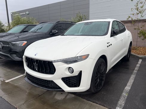 Used 2022 Maserati Levante Modena image 2