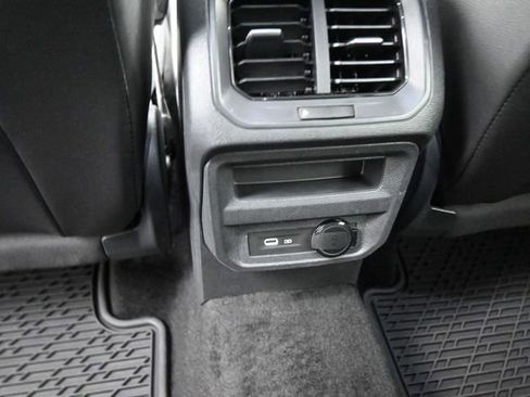Used 2024 Volkswagen Tiguan SE FWD image 20