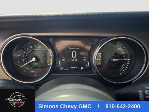 Used 2023 Jeep Wrangler Unlimited w/ Sun & Screen Package AWD/4WD image 11