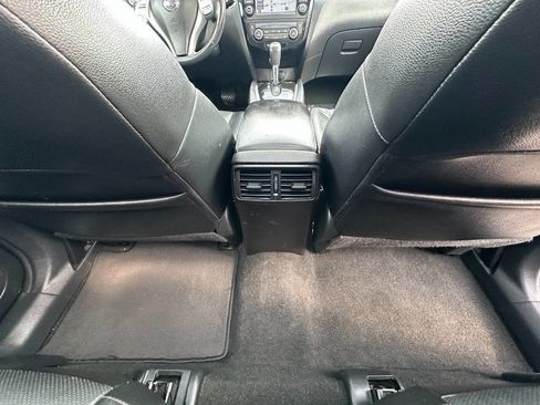 Used 2016 Nissan Rogue SL w/ SL Premium Package image 28