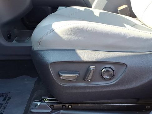 Certified 2022 Toyota Sienna Limited AWD/4WD image 18