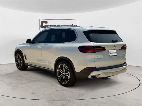 Used 2024 BMW X5 xDrive40i w/ Premium Package AWD/4WD image 3