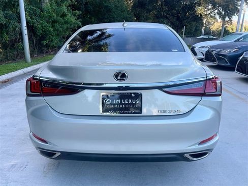 Certified 2022 Lexus ES 350 image 6
