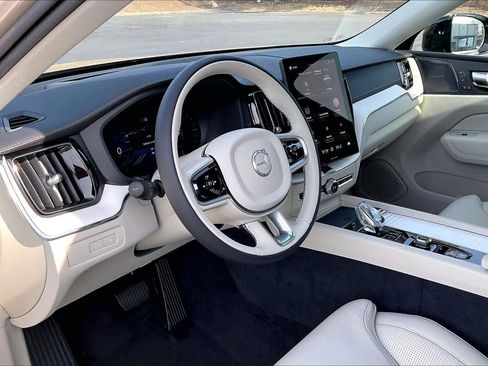 New 2026 Volvo XC60 T8 Ultra w/ Protection Package Premier image 8