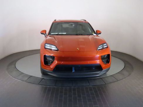 Certified 2025 Porsche Macan Electric RWD image 10