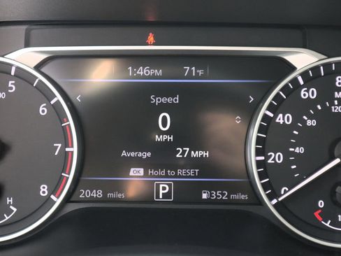 Used 2025 Nissan Sentra SV w/ Trunk Package image 22