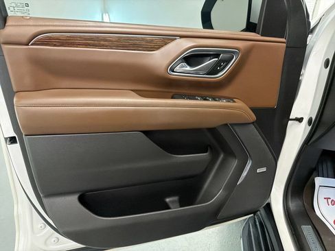 Used 2021 Chevrolet Tahoe High Country AWD/4WD image 13