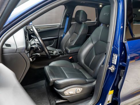 Certified 2023 Porsche Macan GTS AWD/4WD image 5