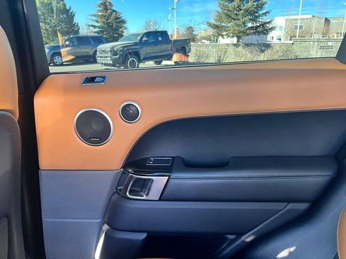 Used 2018 Land Rover Range Rover Sport HSE Dynamic image 13