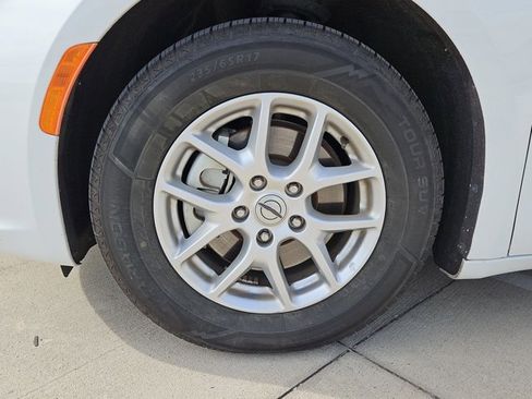 Used 2022 Chrysler Pacifica Touring-L image 21