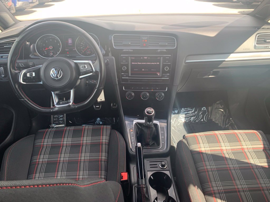 Used 2020 Volkswagen Golf 4-Door FWD image 8