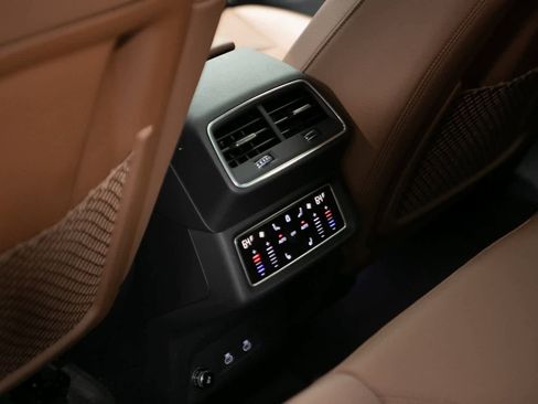 Used 2022 Audi e-tron Premium Plus w/ Premium Plus Package image 26