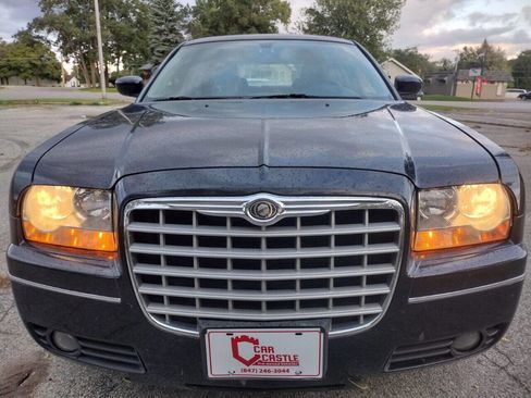 Used 2005 Chrysler 300 Touring image 2