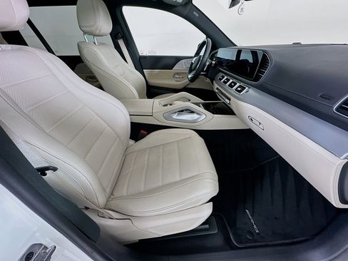 Certified 2023 Mercedes-Benz GLS 580 4MATIC image 32