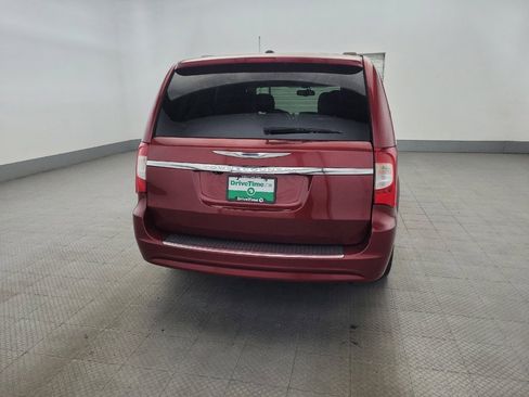 Used 2014 Chrysler Town & Country Touring w/ Driver Convenience Group image 7