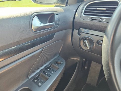 Used 2010 Volkswagen Jetta SE image 29