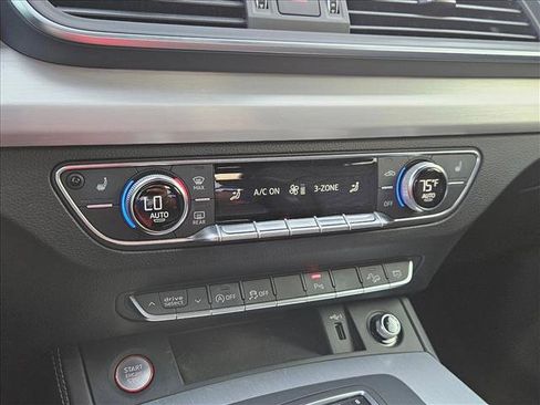 Used 2018 Audi SQ5 Prestige w/ Prestige Package image 24