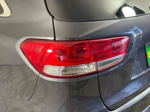 Used 2018 Kia Sorento EX FWD image 36
