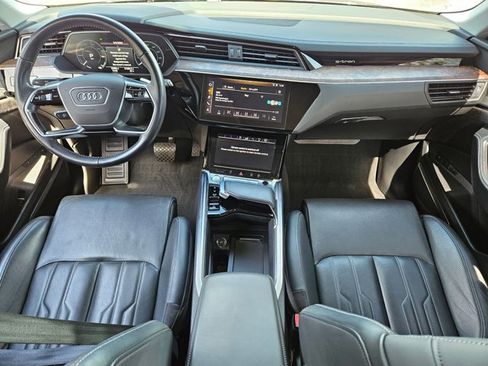 Used 2019 Audi e-tron Prestige w/ Prestige Package image 15